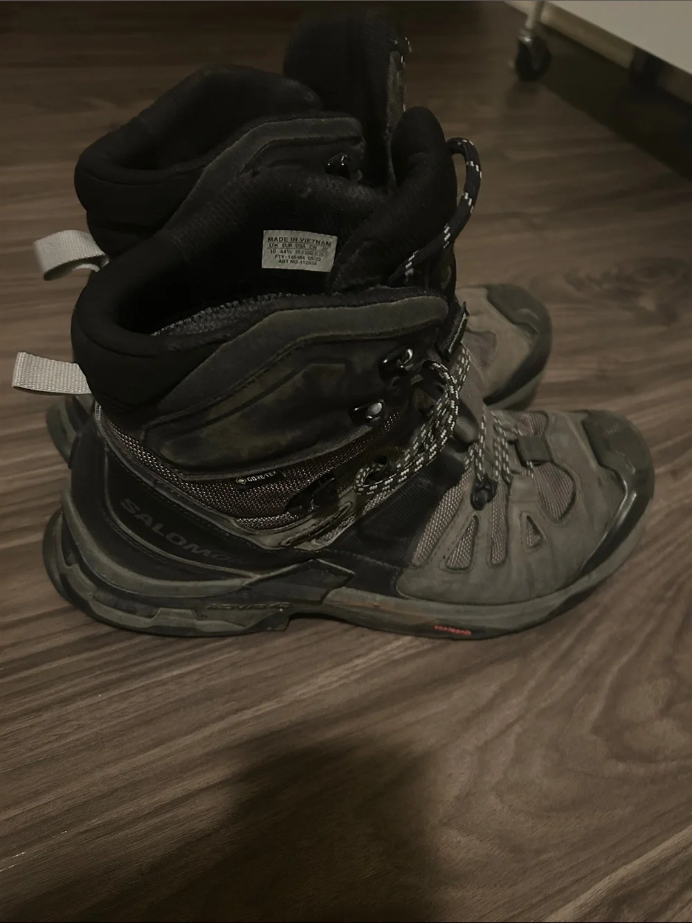 Salomon Men's Gray and Black Trekking Boots